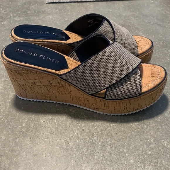 Donald Pliner wedge shoes size 9 NWOB - Picture 1 of 10